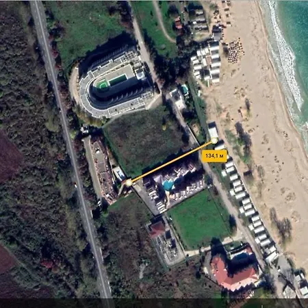 на градина Апартамент *