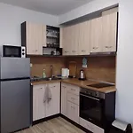 Апартаменты на градина