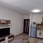Апартаменты на градина