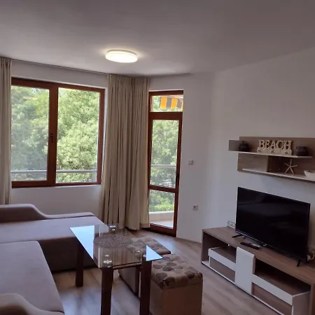 Apartment на градина